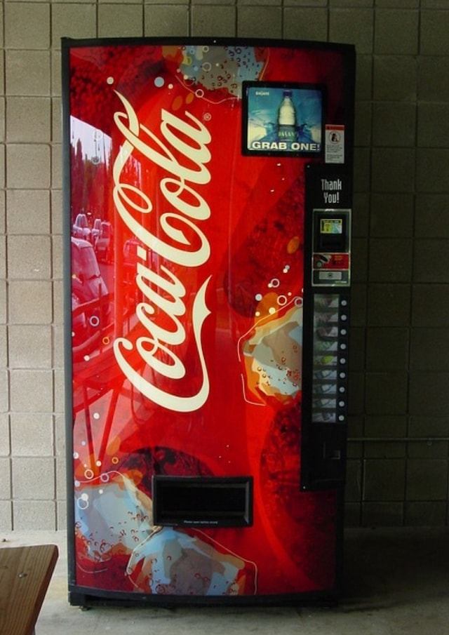 Niche Market Coca Cola Vending Machine