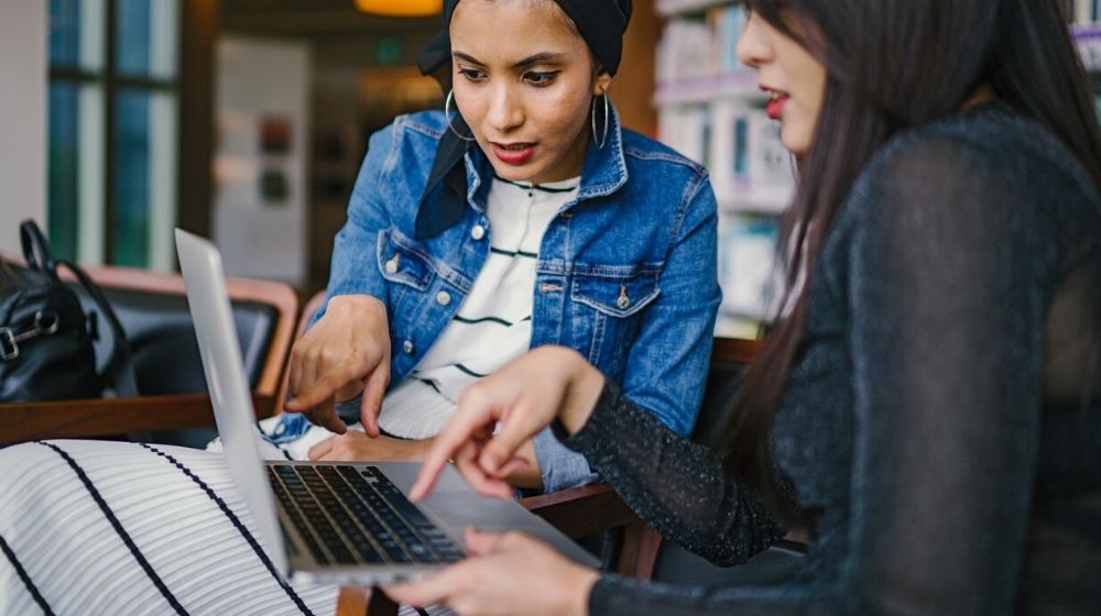 Influencer Marketing Two Women Talking