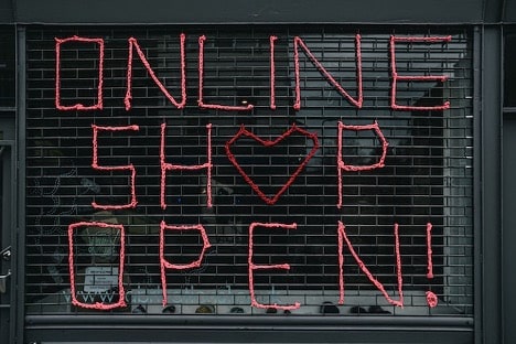 Shop sign reading online shop open