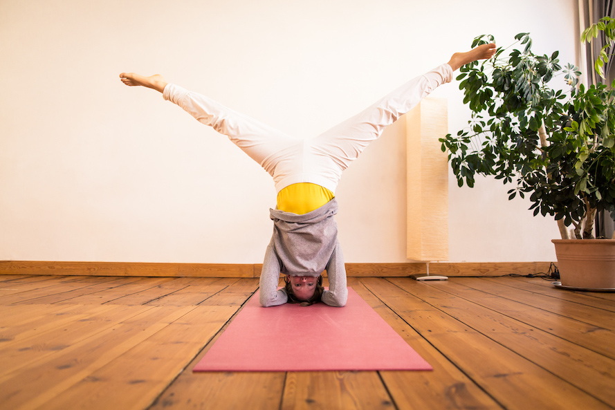 Vital mit Yoga- Das ist Yoga mit all seinen Facetten Handstand