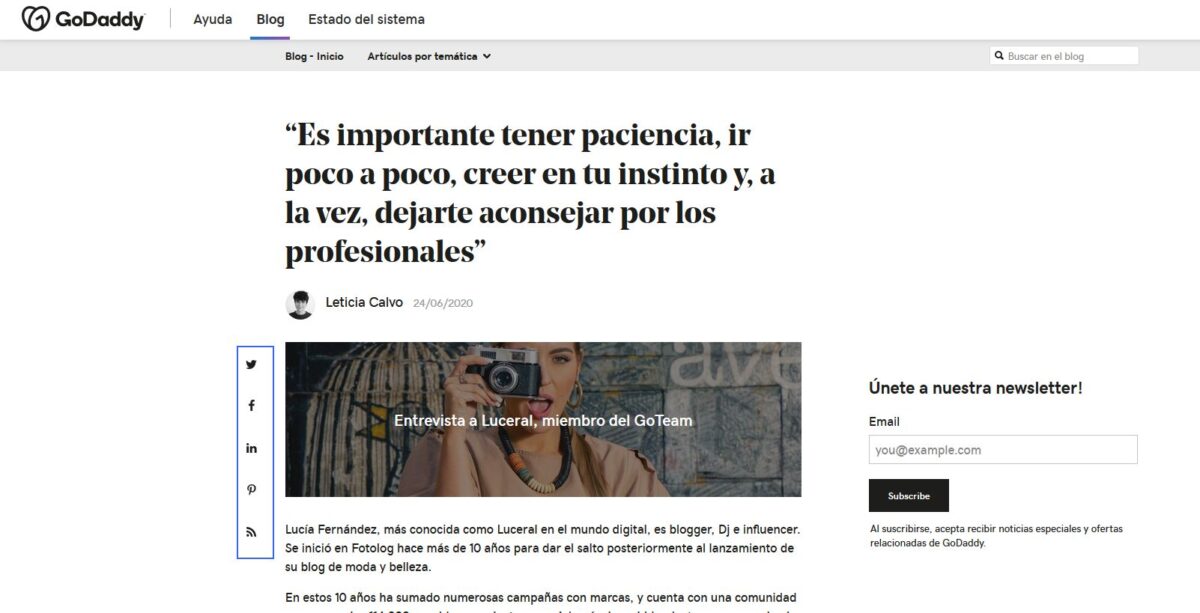 Imagen de los botones para compartir articulos en redes sociales en el blog de GoDaddy.