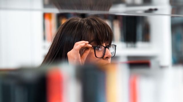 Virtual Assistant Woman with Glasses