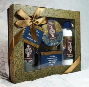 Gift set of bath products