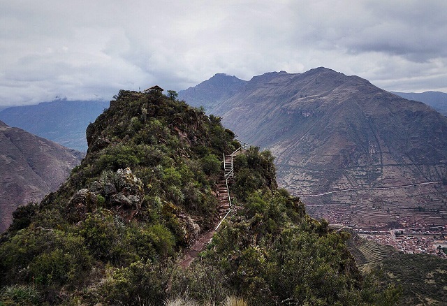 Picture of mountains in Peru.