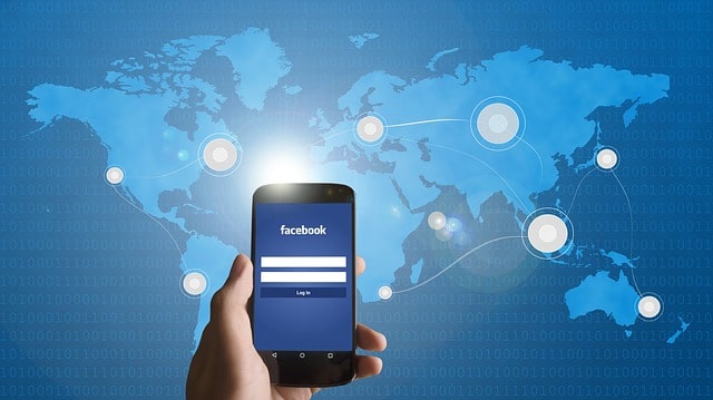 Hypertargeting Facebook On Mobile