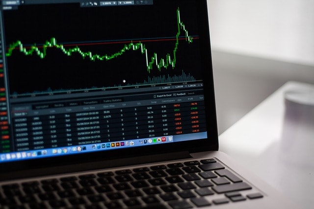 Market Chart Illustrating Reasons To Invest In Domain Names